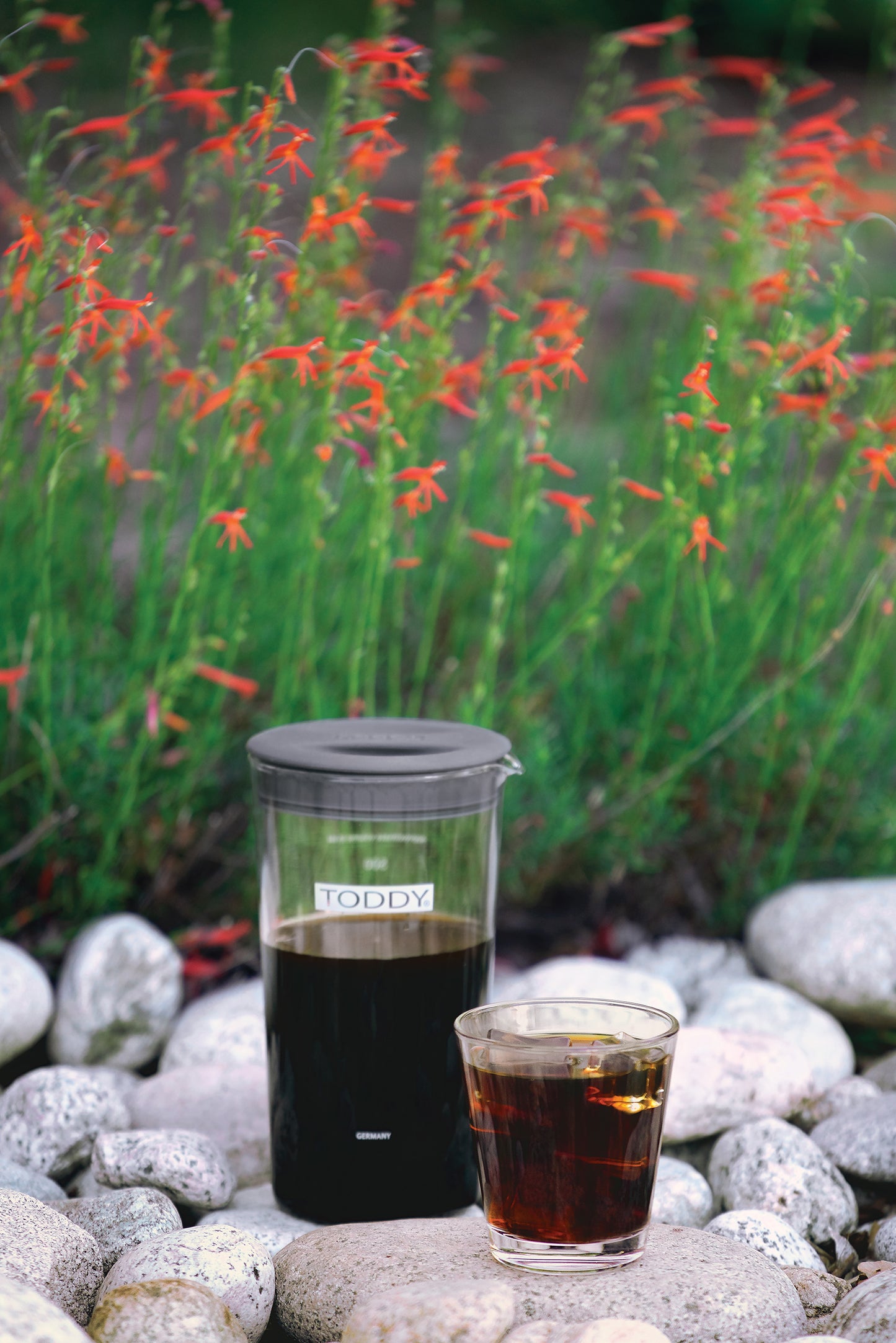 Toddy®
small batch cold brew system